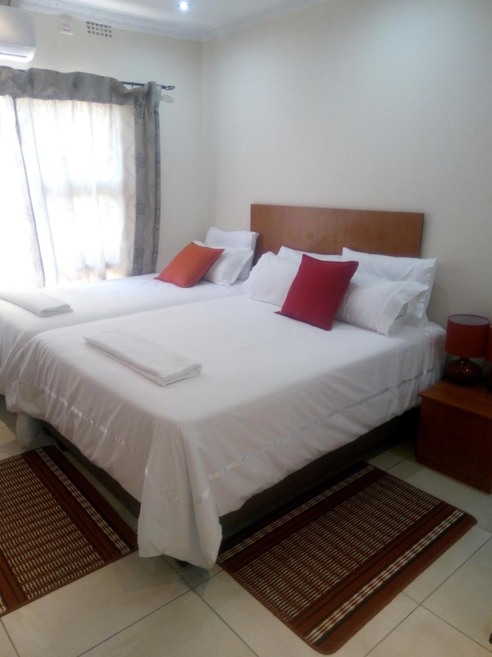 Eros Guest Inn Francistown Esterno foto